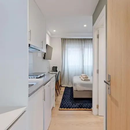 Lovely Fully Equipped Near Subway N4 Lisboa
