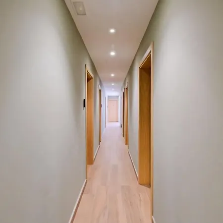 Lovely Fully Equipped Near Subway N4 アパート *