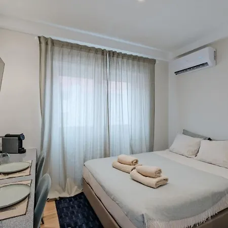 Lovely Fully Equipped Near Subway N4 *
